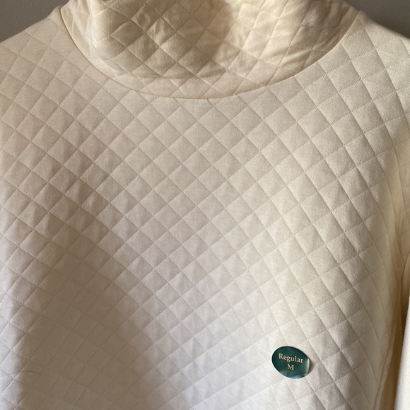 NWOT quilted turtle neck sweatshirt. - Picture 6 of 7